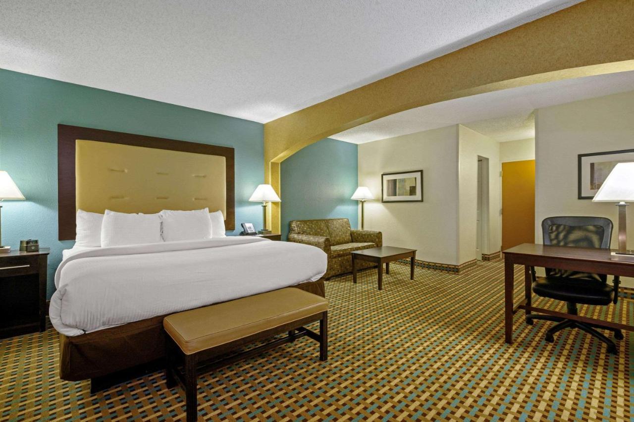 La Quinta Inn By Wyndham Columbia Se Fort Jackson Esterno foto