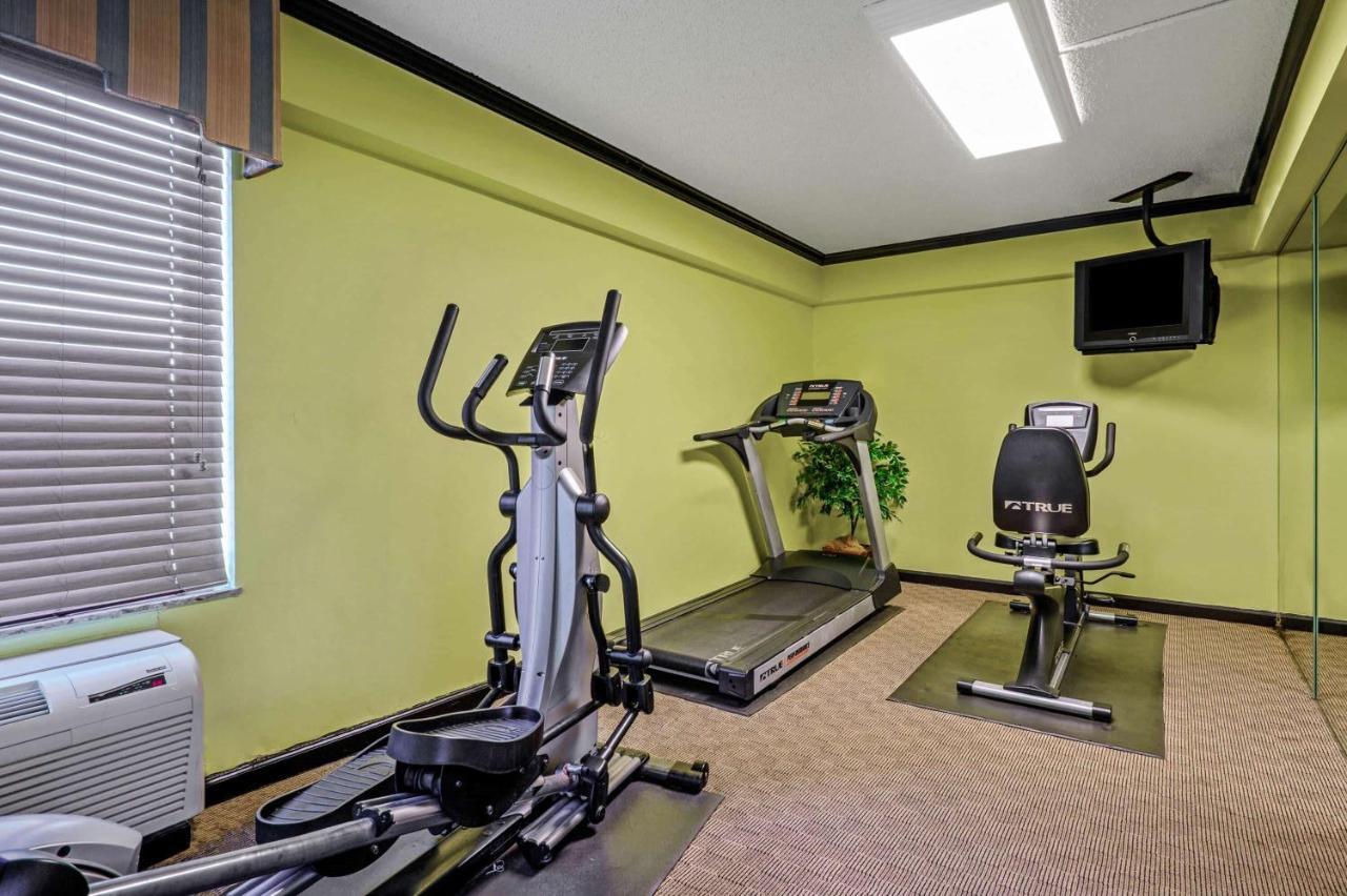 La Quinta Inn By Wyndham Columbia Se Fort Jackson Esterno foto
